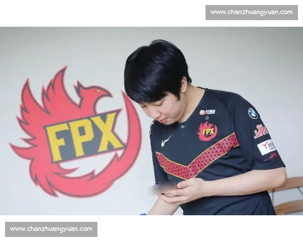 《LOL比赛激烈对决引发热议，队伍策略与选手表现成焦点》